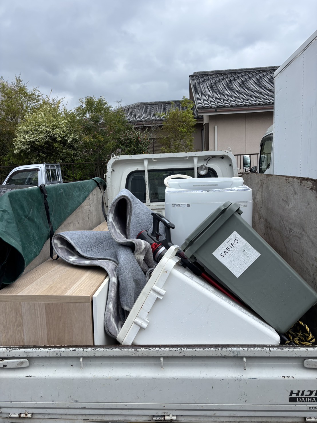太宰府市  洗濯機、テレビ台の不用品回収を致しました。
