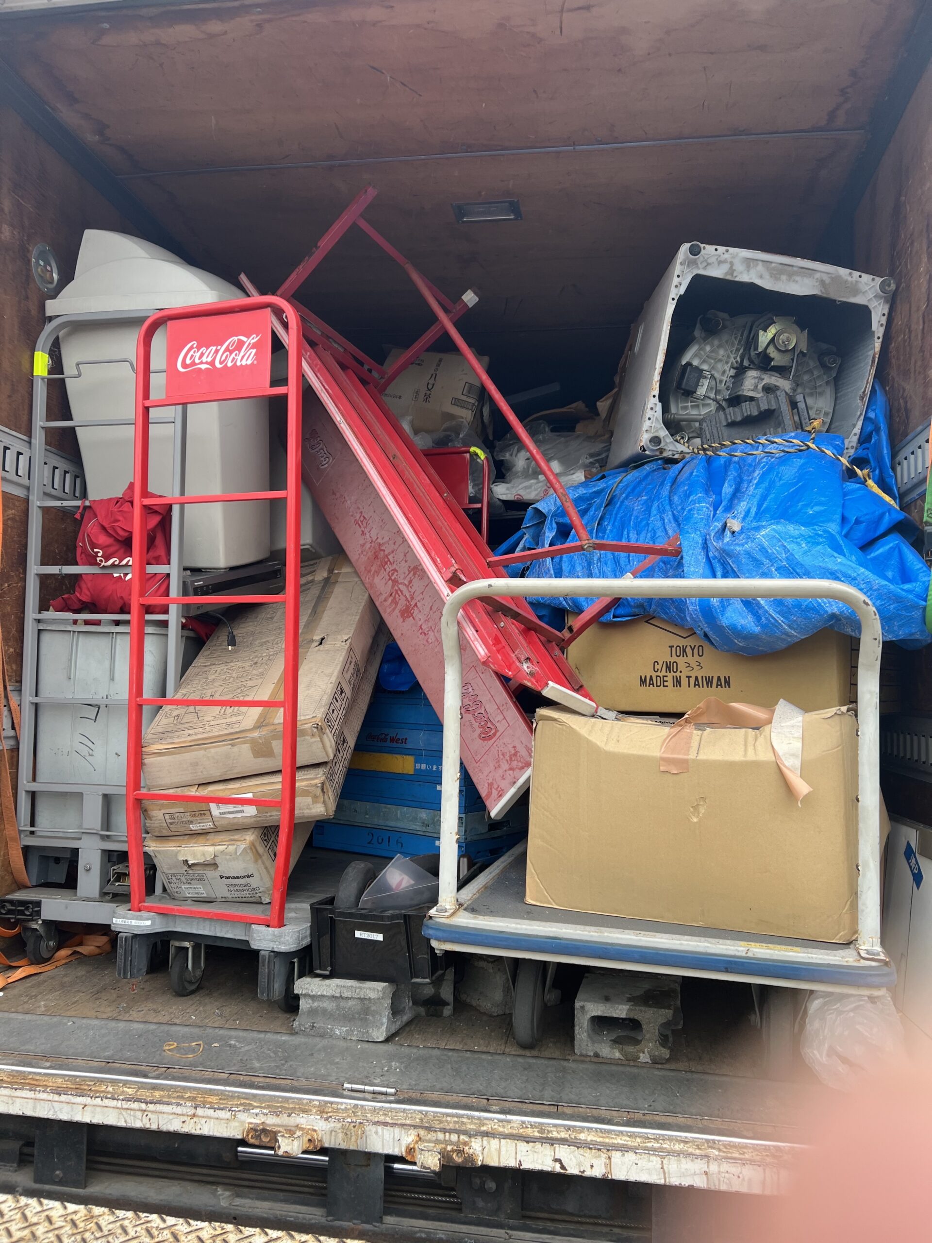 福岡市中央区大手門 不用品回収をさせて頂きました。