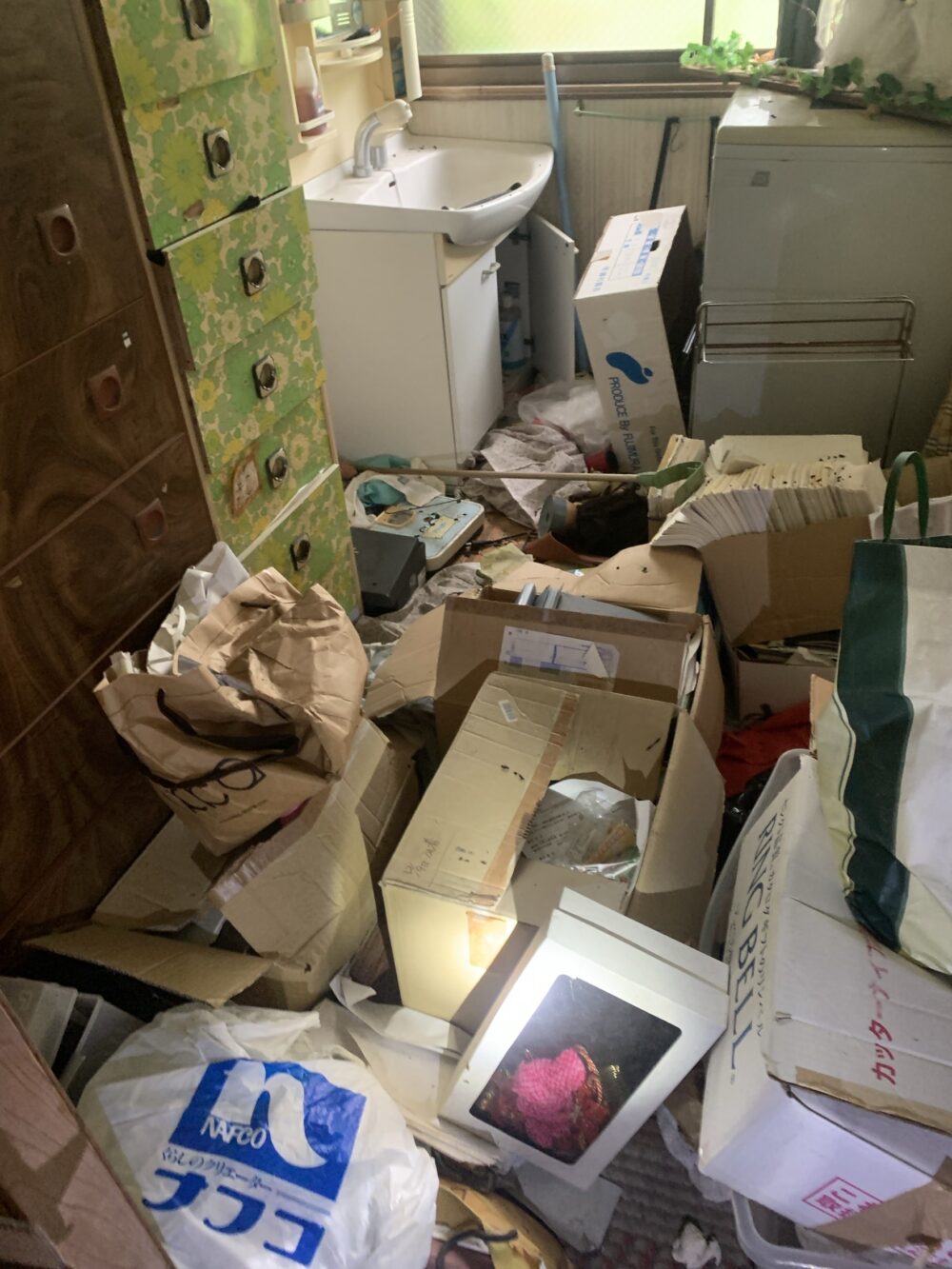 福岡市東区青葉 ゴミ屋敷の不用品回収、片付けをさせて頂きました。