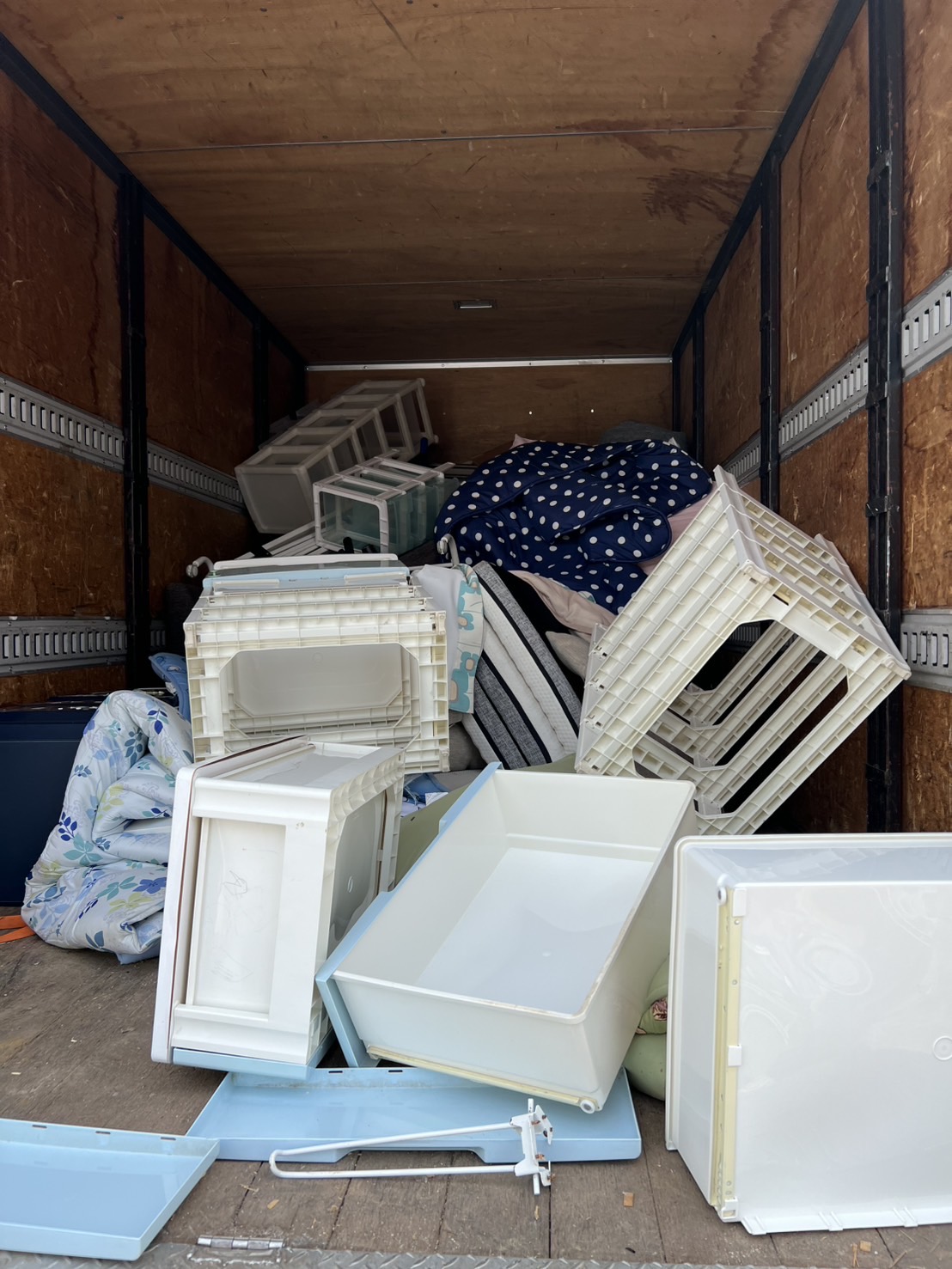 福岡市中央区 引越しに伴う不用品回収をさせて頂きました。