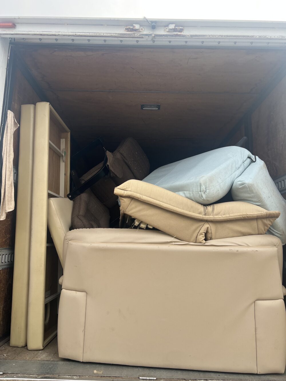 糟屋郡志免町 戸建ての不用品回収をさせて頂きました。
