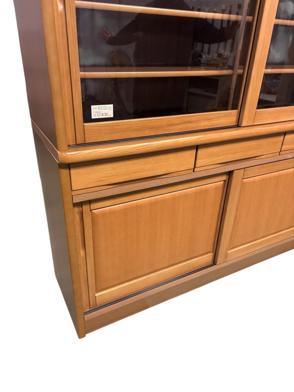 城南区友丘 食器棚の不用品回収を致しました