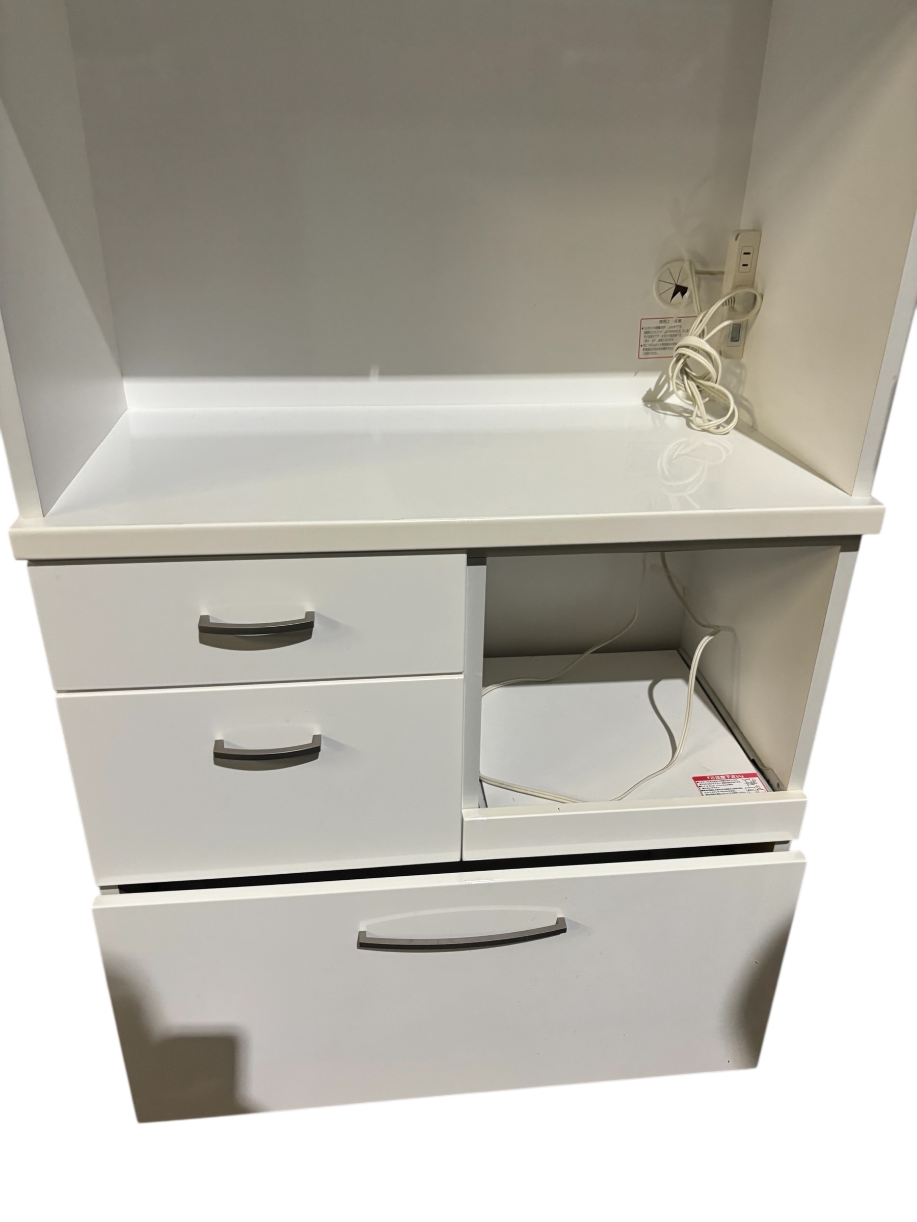 福岡市城南区神松寺 食器棚の出張買取をさせて頂きました